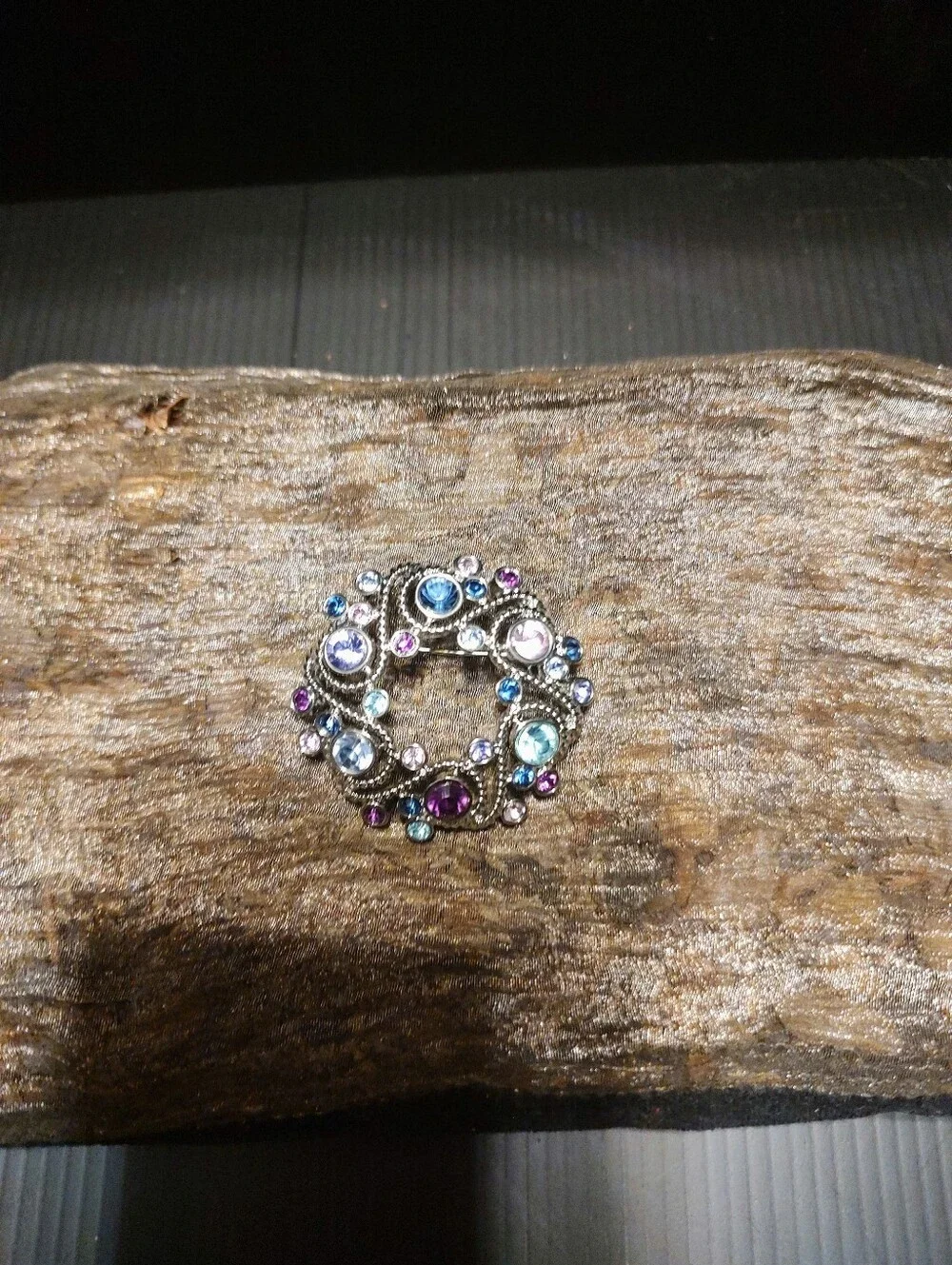 🪻🩵🌷Precious Napier Pink Purple & Aqua Marine Blue Roped Scroll Wreath Brooch